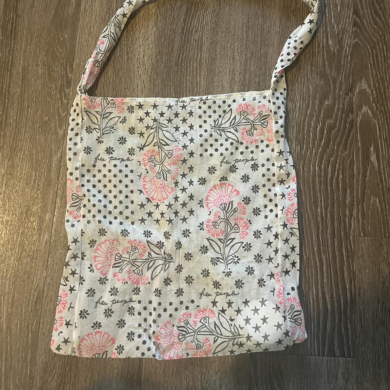item listed by sadiesclothingg