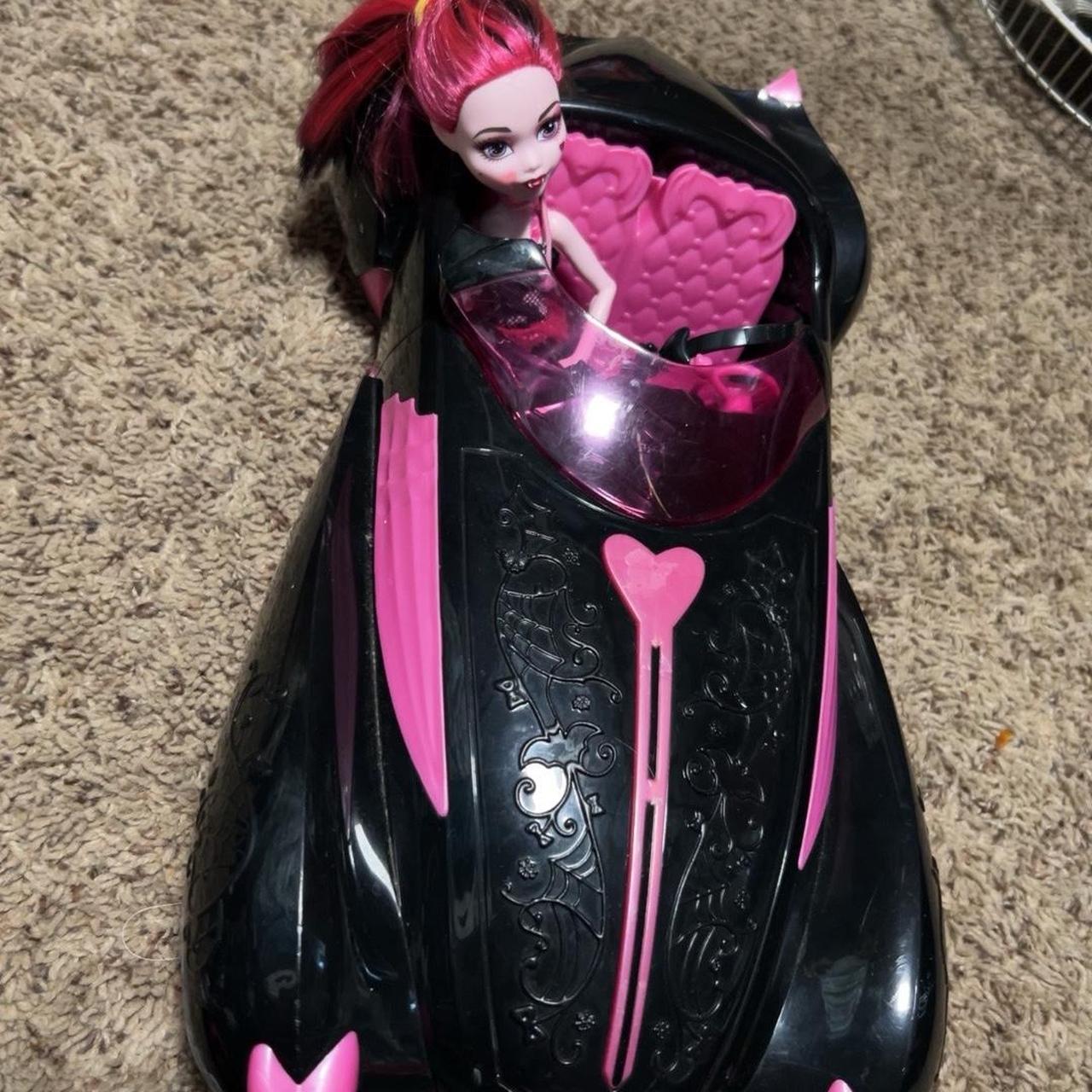 Monster high draculaura doll and car, Her dress