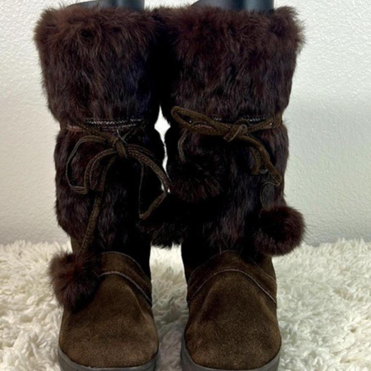 Minnetonka Suede Rabbit Fur Boots Size 7 In good... - Depop