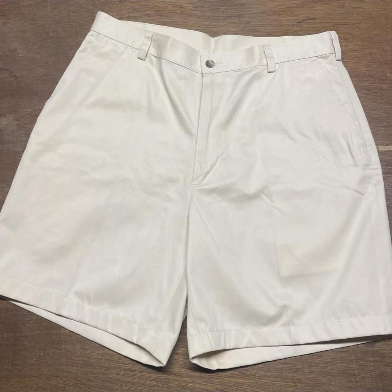 Jos. A. Bank Men's Cream Shorts | Depop