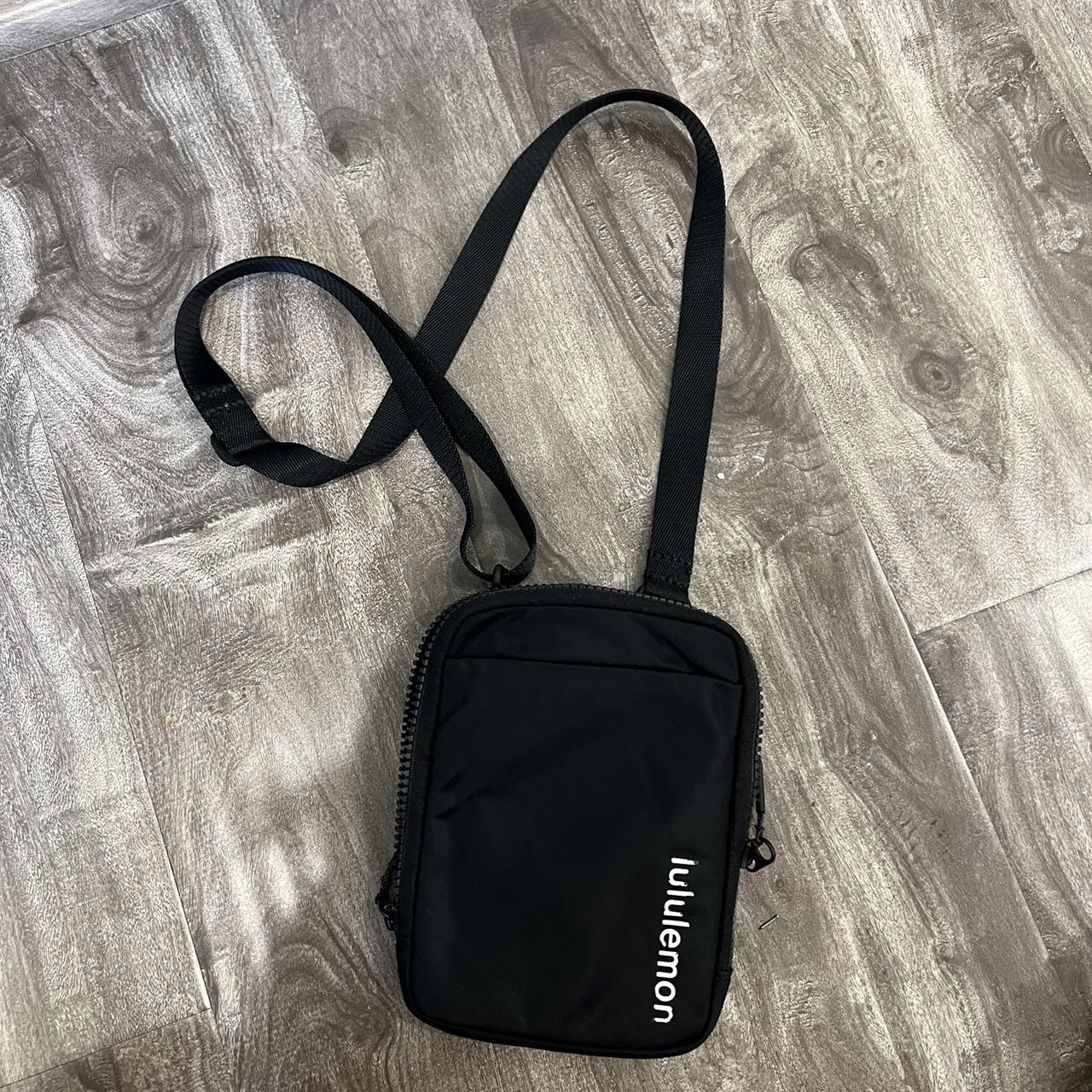 Lululemon black fanny pack Depop
