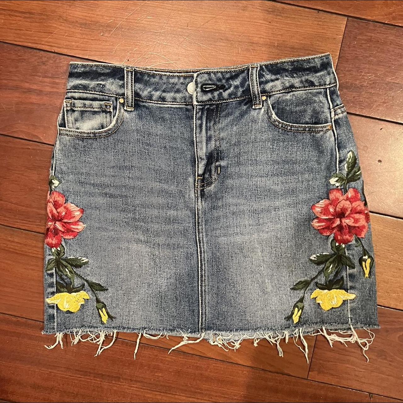 Pacsun flower jean skirt , size 25 - Depop