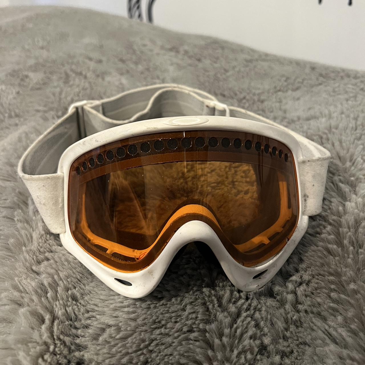 oakley ski goggles , signs of wear - Depop