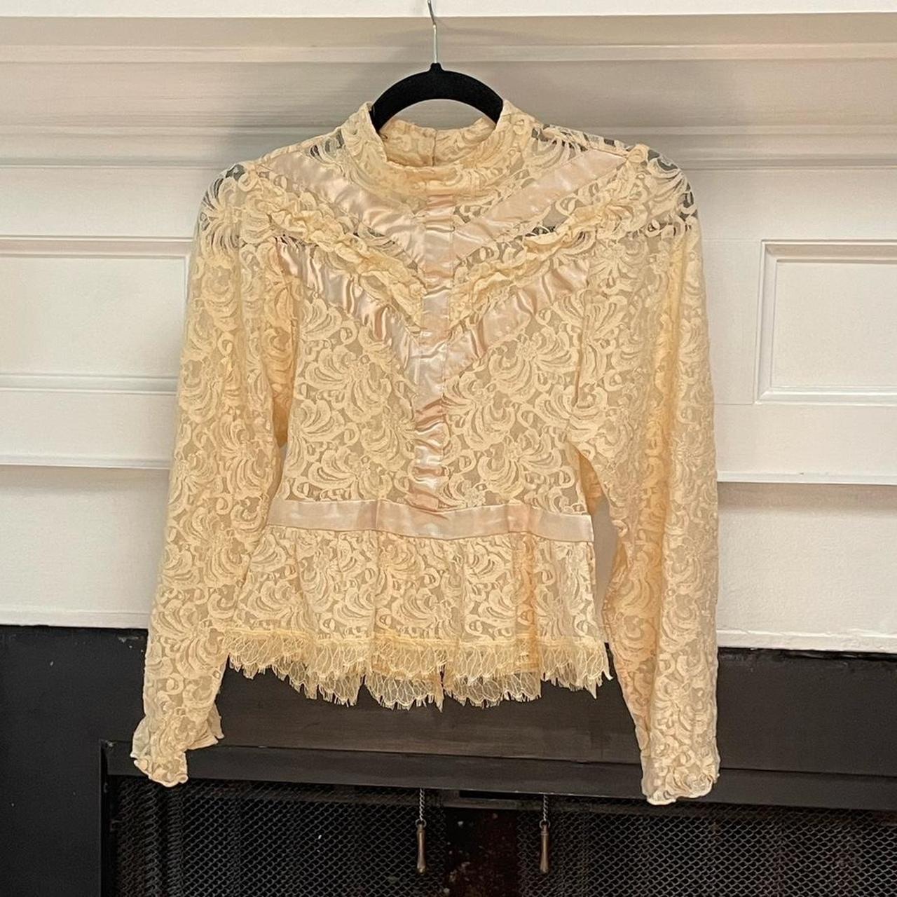 Dreamy - Lace blouse