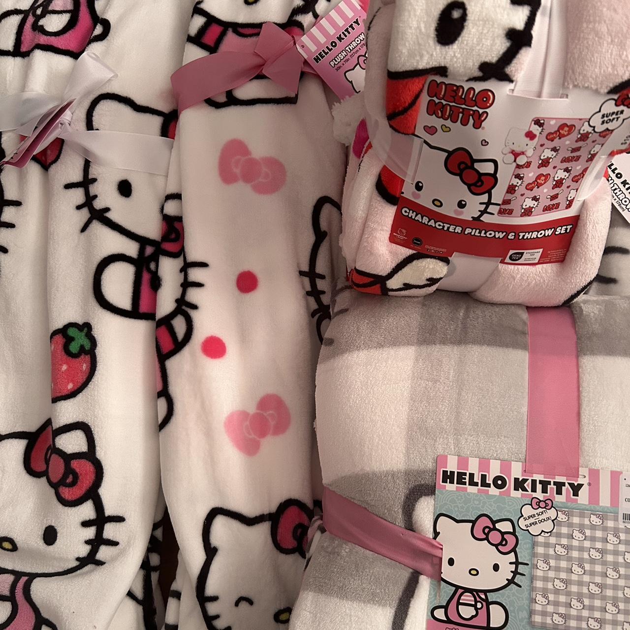 Hello shops kitty blanket bundle