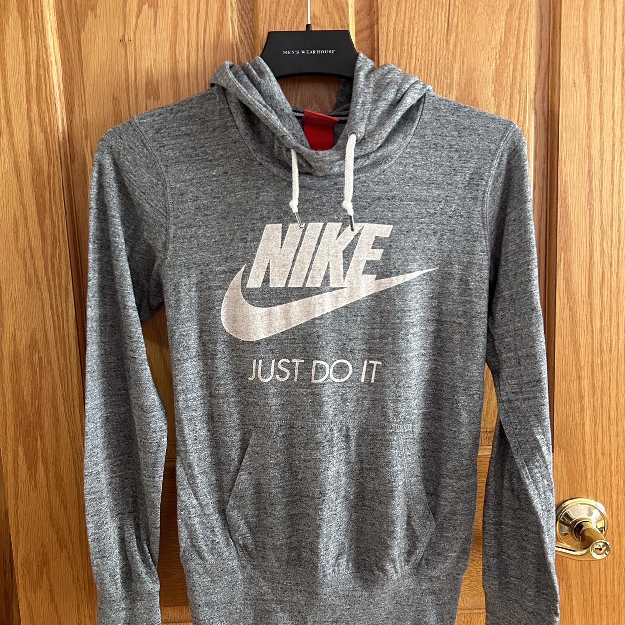 Nike vintage 2025 drawstring hoodie