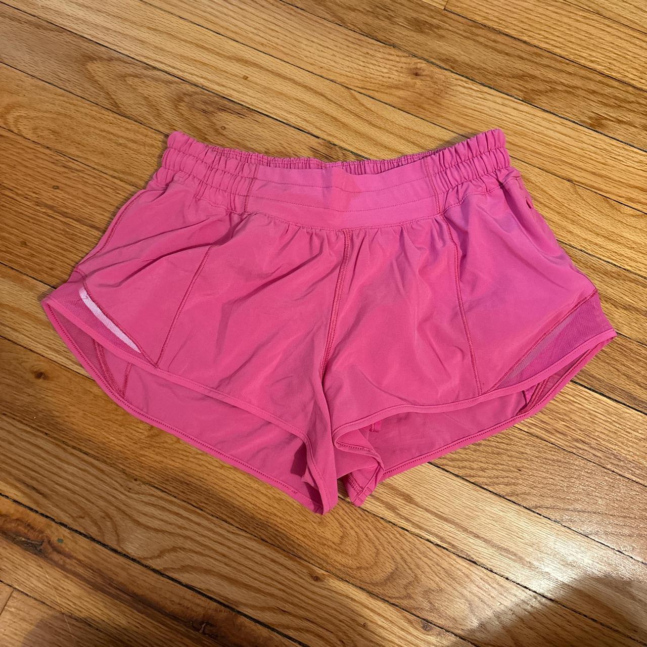 Lululemon Hotty Hot shops shorts size 6