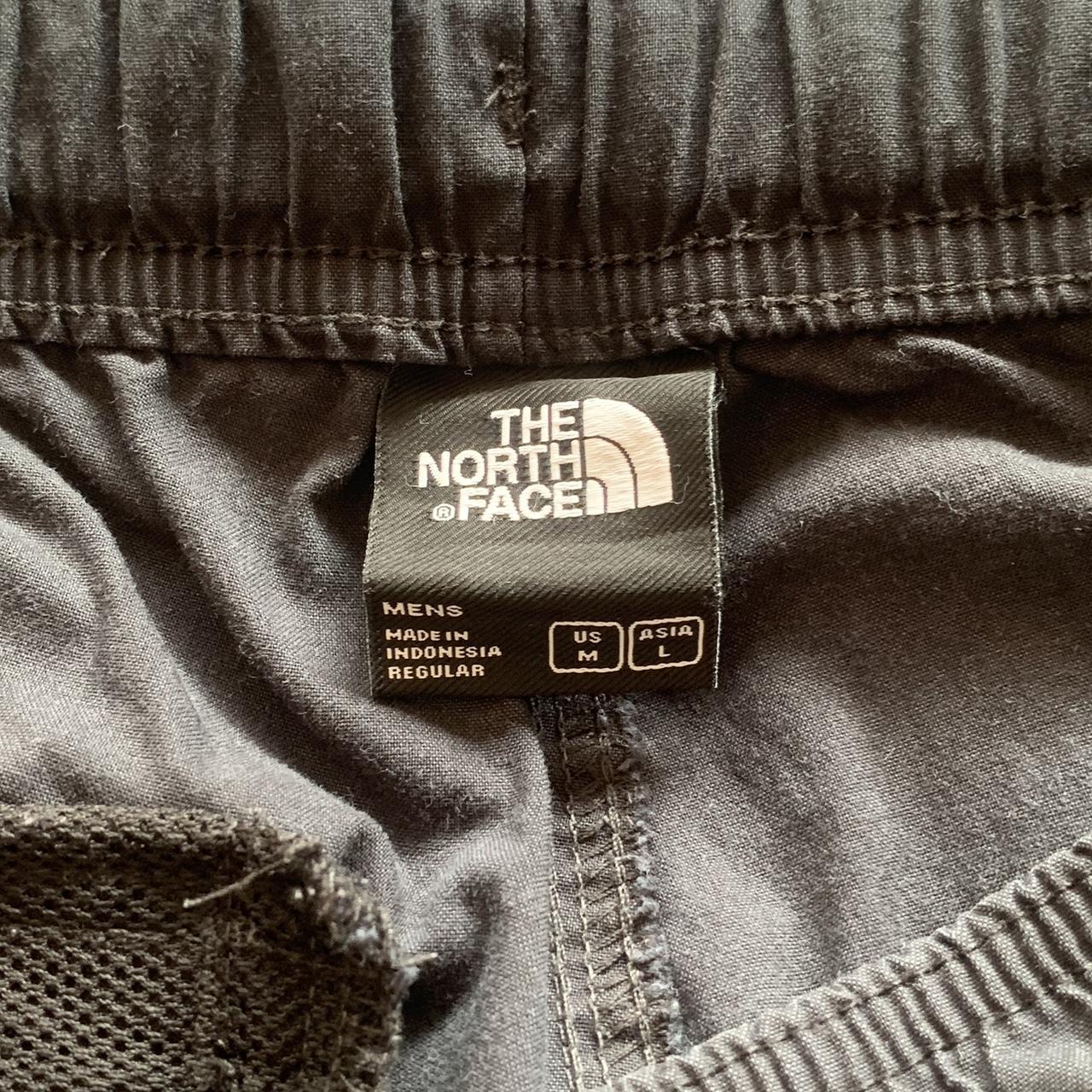 The North Face cargo pants Size Medium Black - Depop