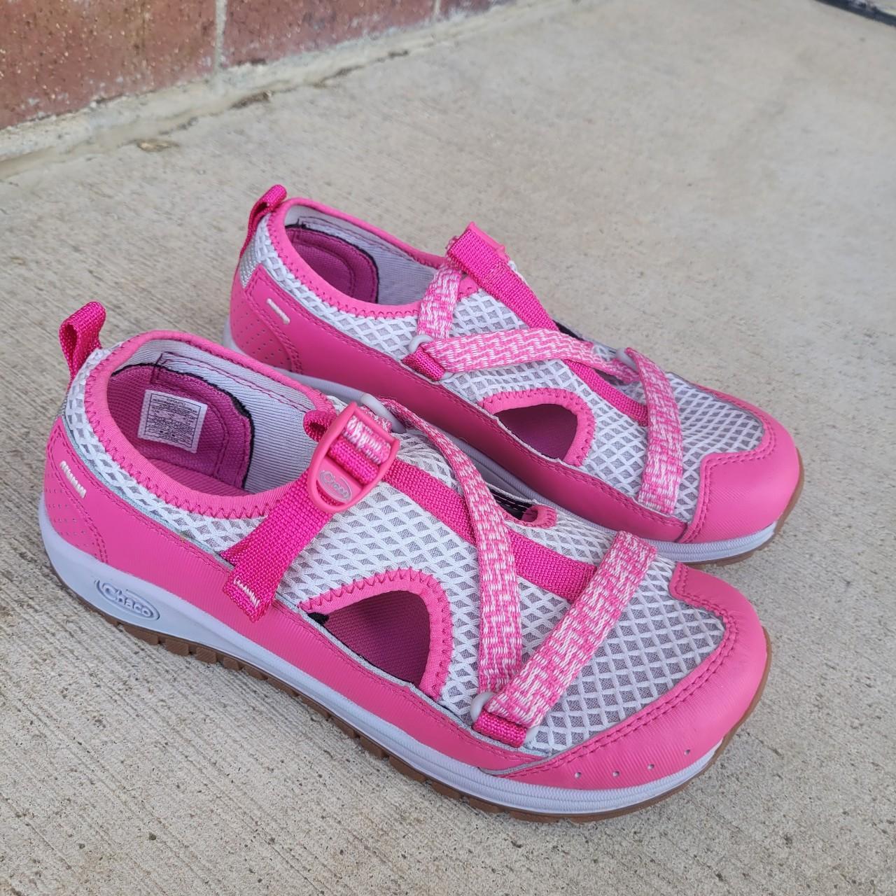 NWOT YOUTH 3 pink Girls Chaco sandals Smoke free Depop