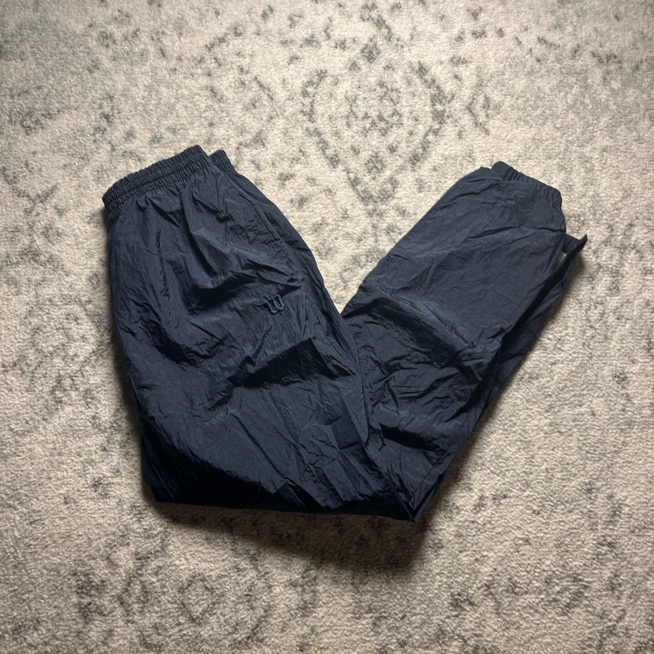 Nylon pants - Depop