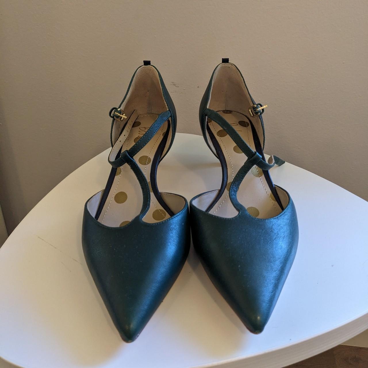 the CUTEST dark green kitten heels the t strap... - Depop