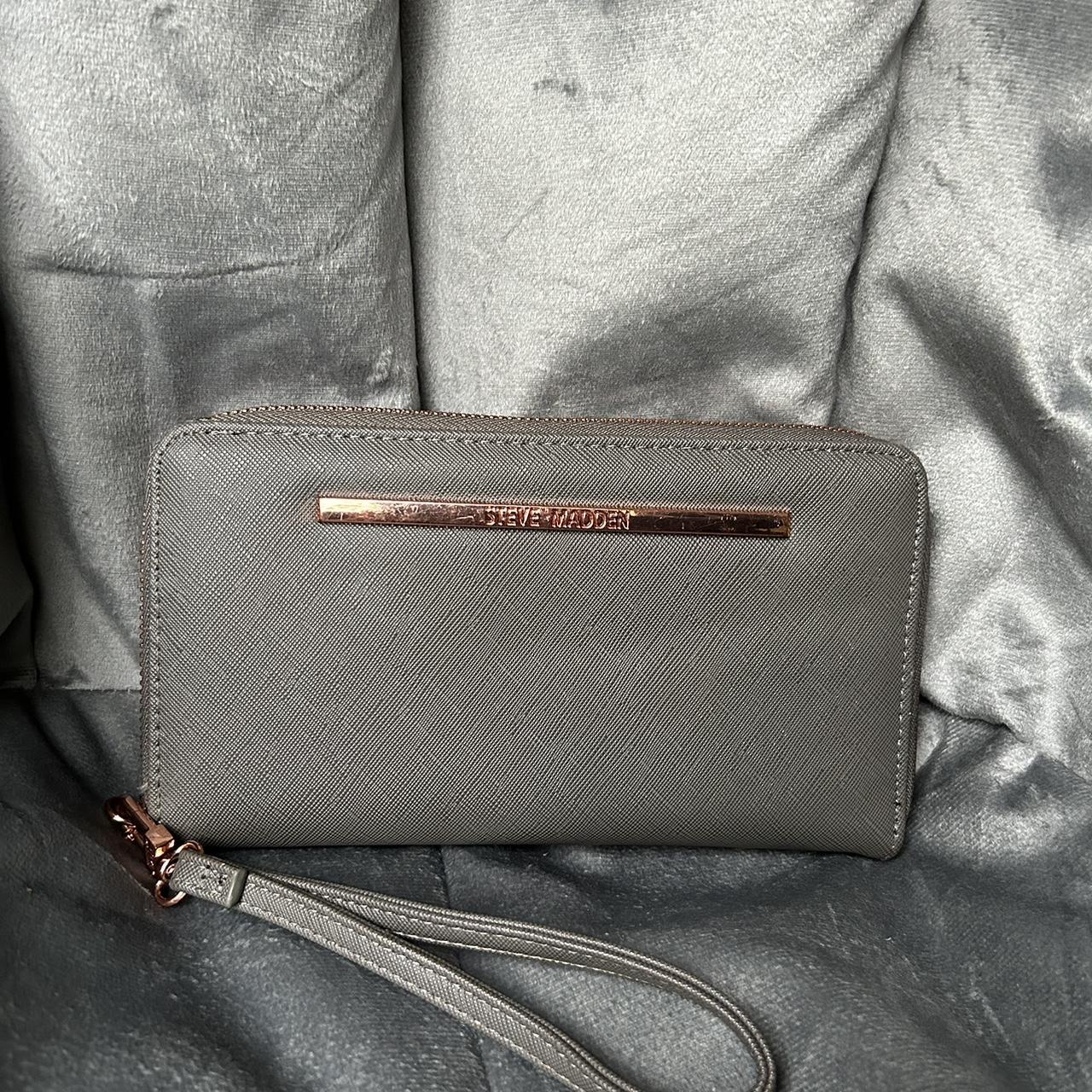 Steve Madden Women's Grey Wallet-purses | Depop