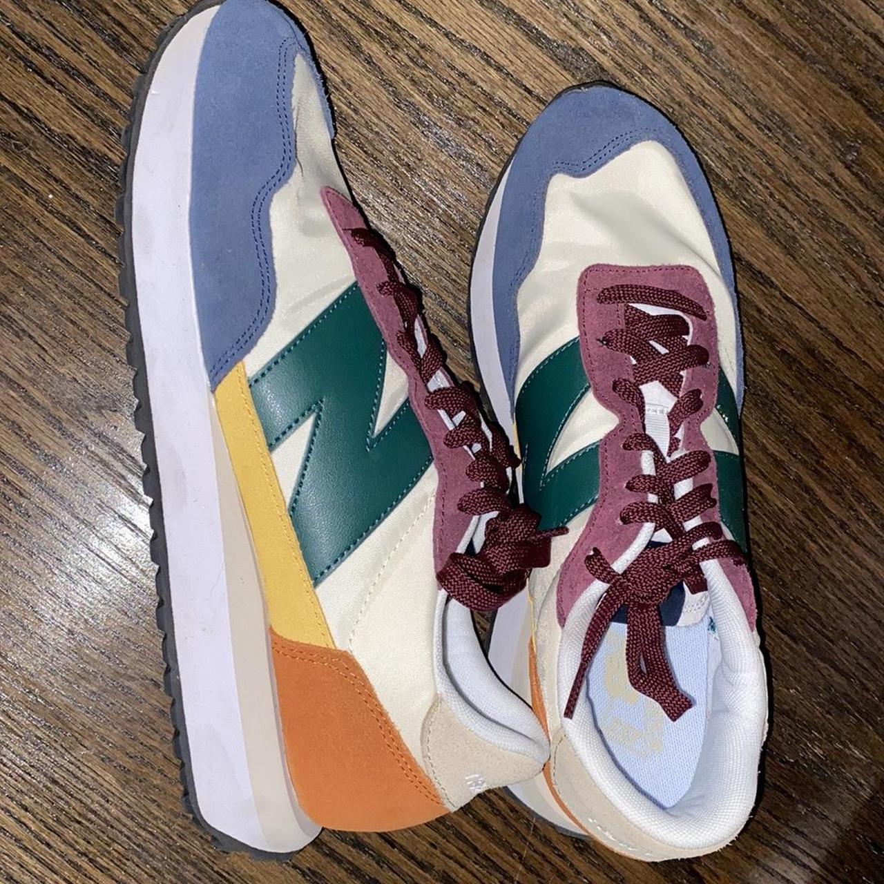 multicolor tennis shoes