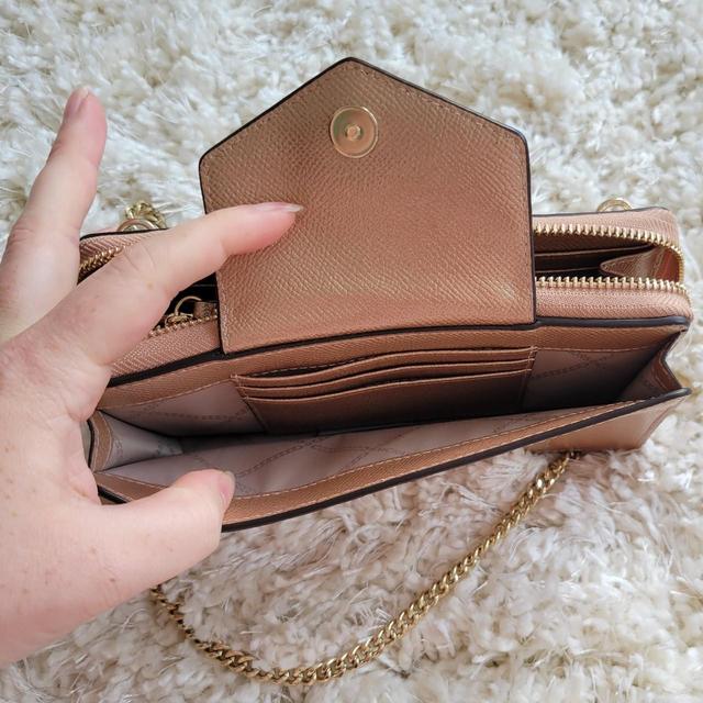 Michael Kors rose gold crossbody chain wallet/purse - Depop