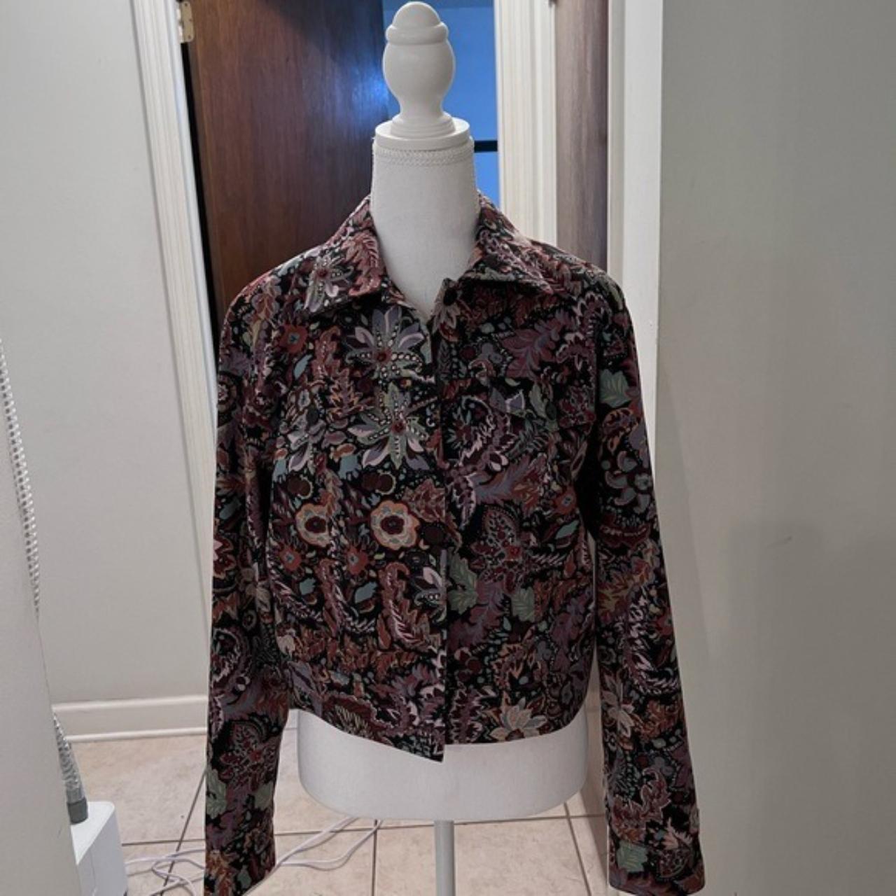 Like new maggy london floral... - Depop