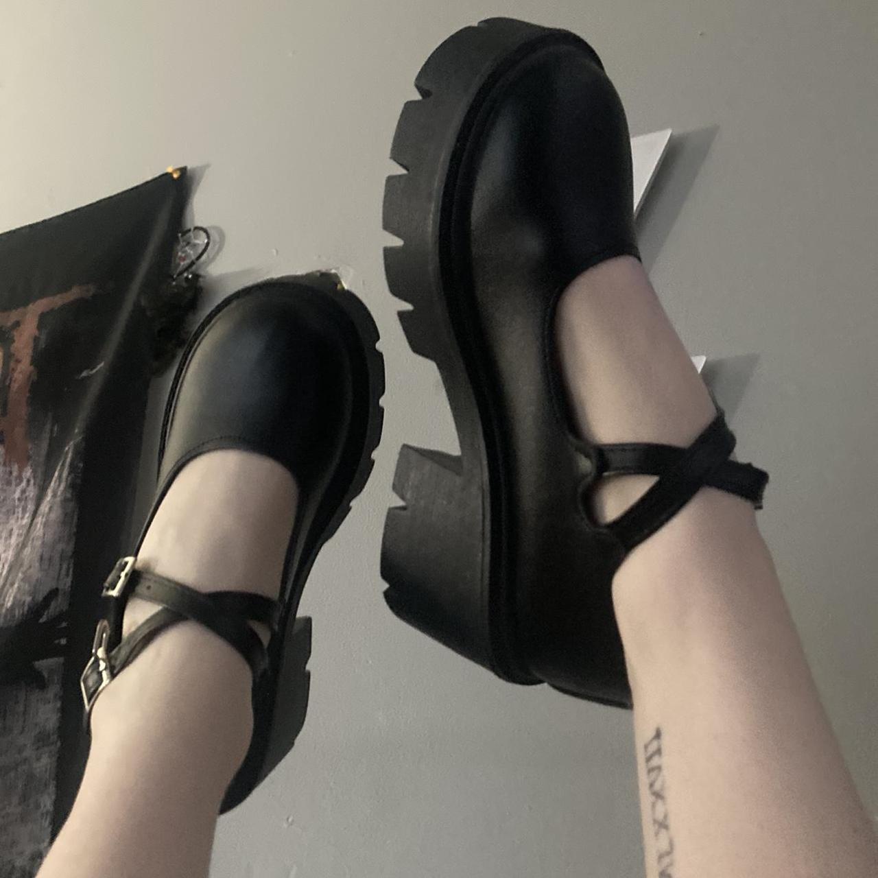 platform buckle shoes