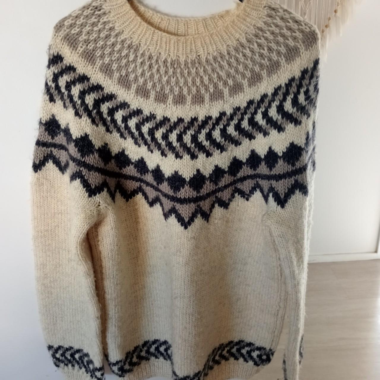 Retro vintage Woolen jumper would fit up to a 16 - Depop