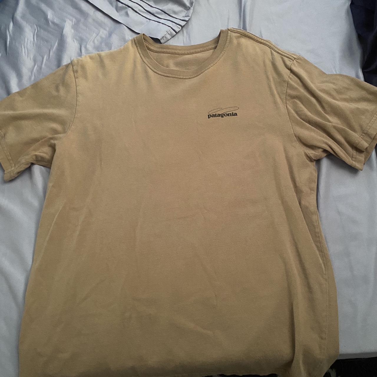 Size medium Patagonia shirt - Depop