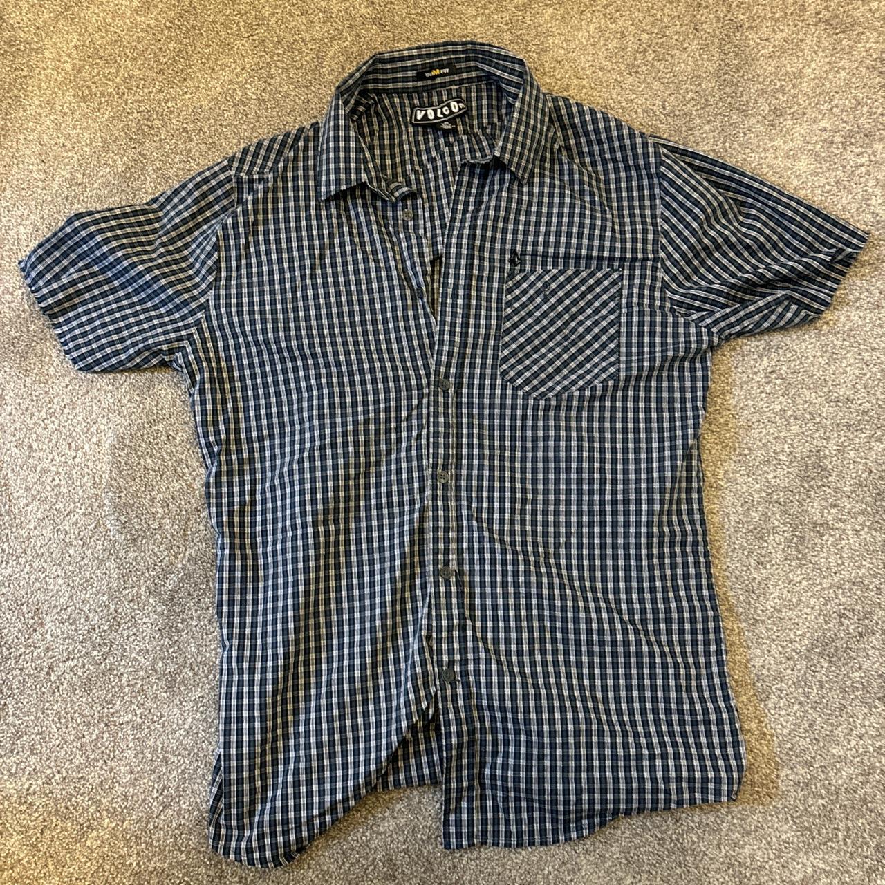 Volcom button up - Depop