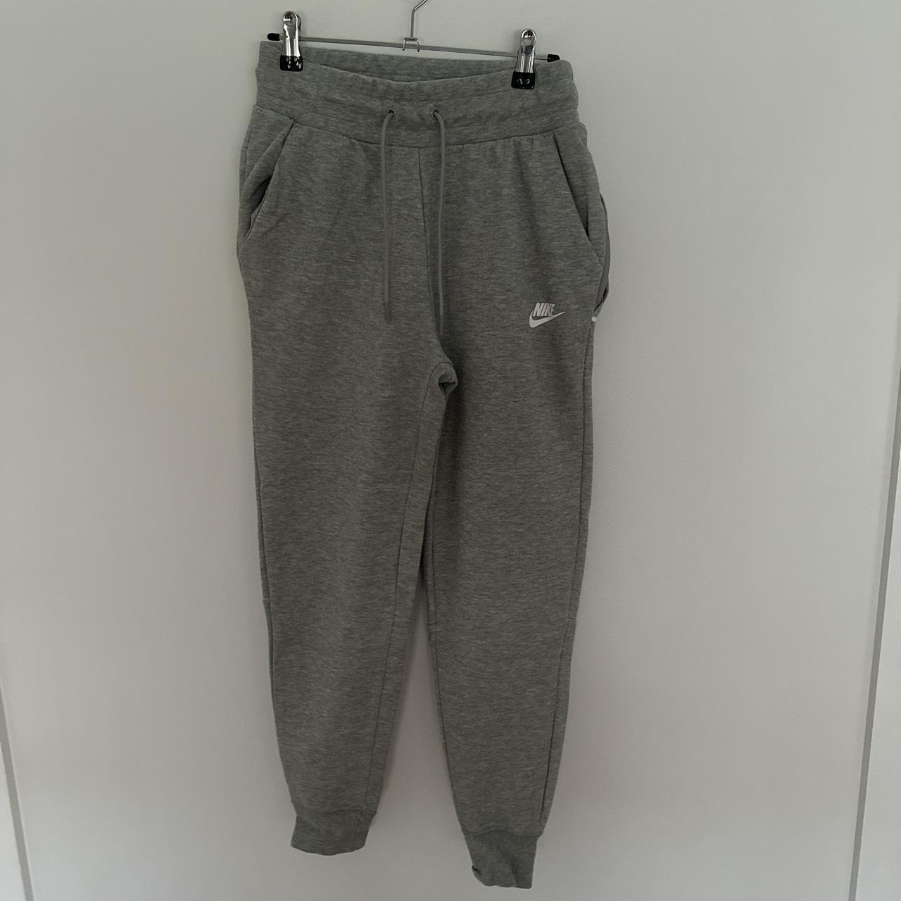 xs grey nike joggers