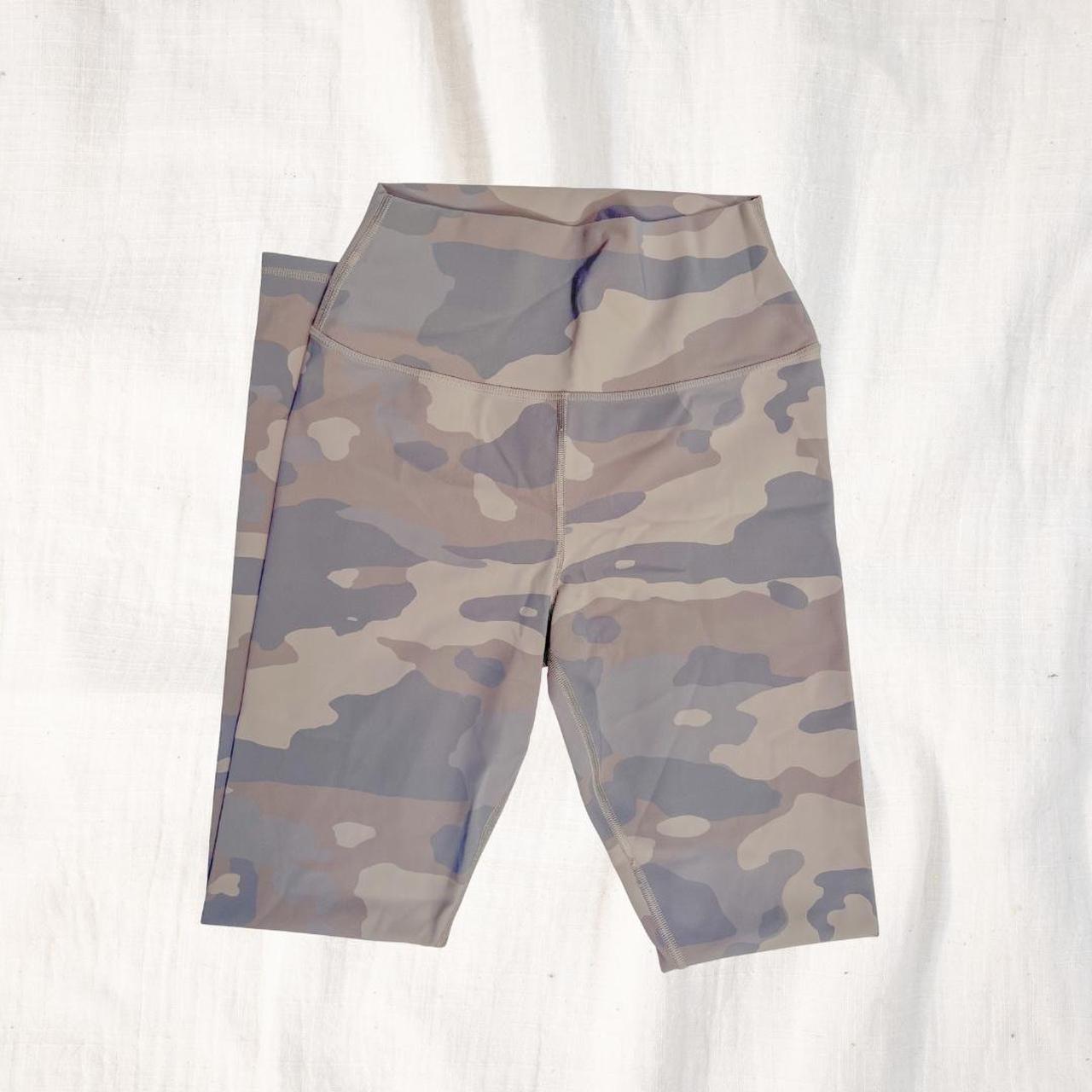 Alo High-waist camo vapor leggings in sz S, fits up - Depop