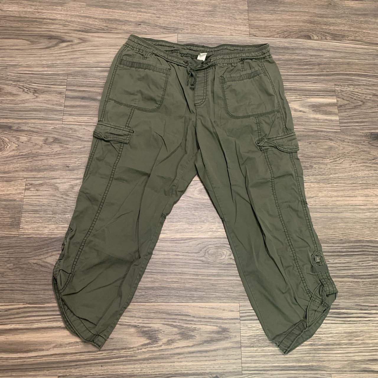 Old Navy cargo Capri pants, Olive green color, from - Depop