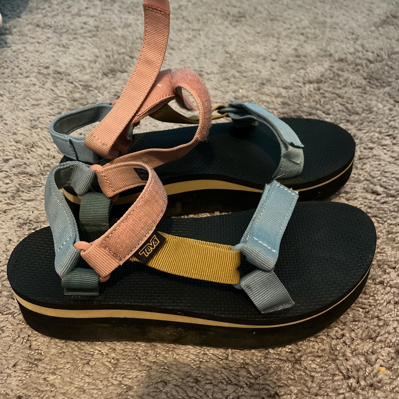 teva sandals size 9