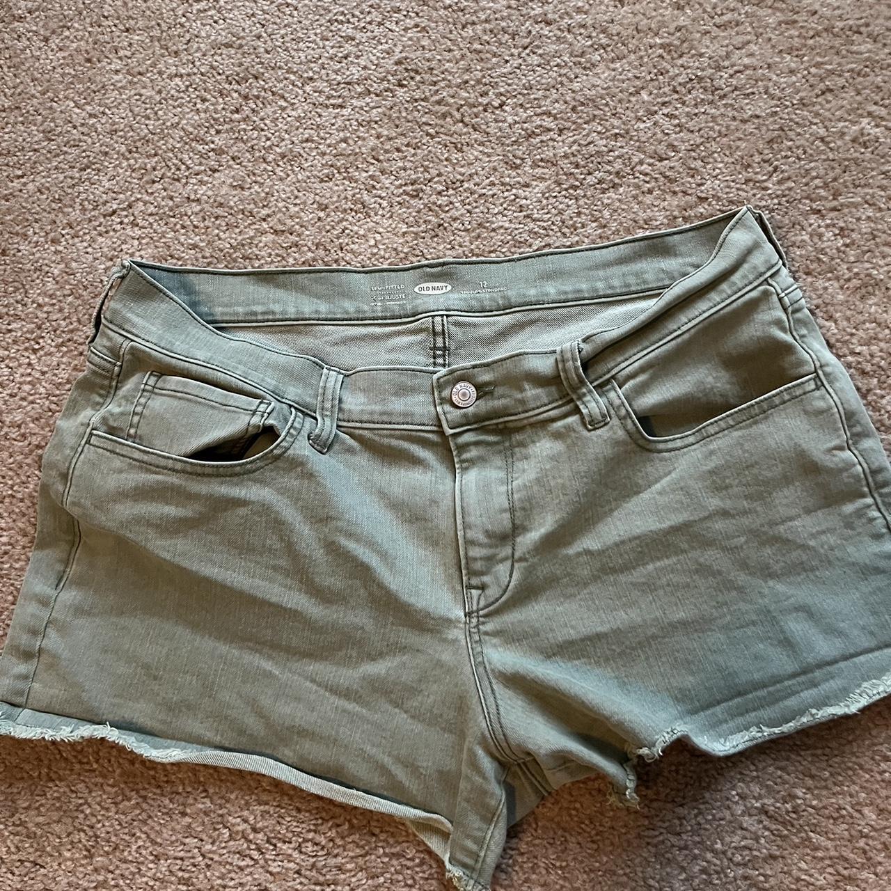 Old Navy Women's Khaki and Green Shorts | Depop