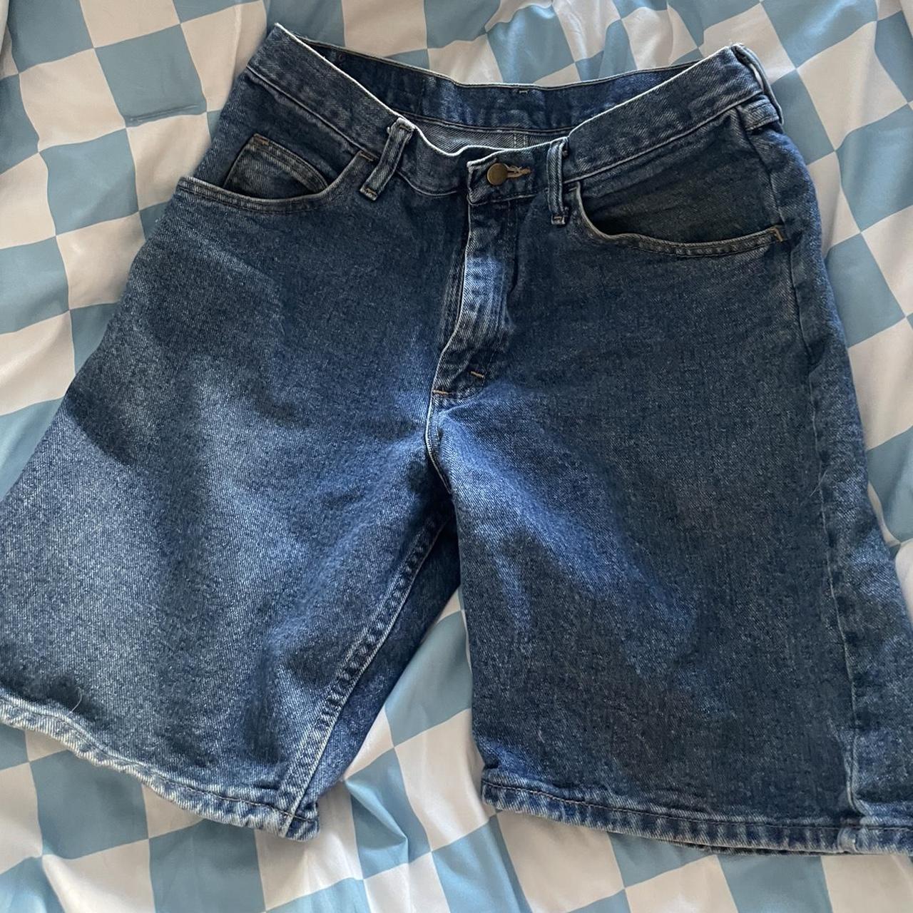 denim dad shorts y2k shorts vintage wrangler, in... Depop