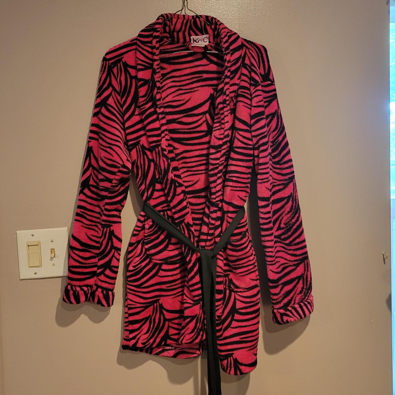 Scene pink zebra print robe size medium. VERY SHORT.... - Depop