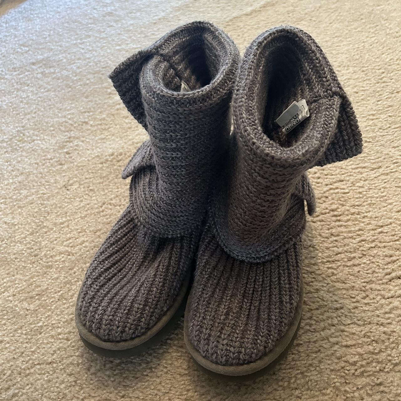 Gray hotsell knitted uggs