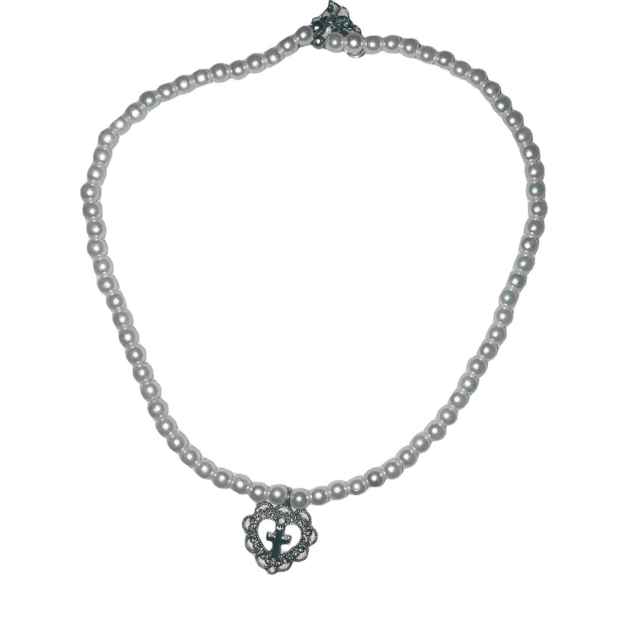 the cutest fake pearl necklace 🫶🏻 FREE SHIPPING 📦... Depop