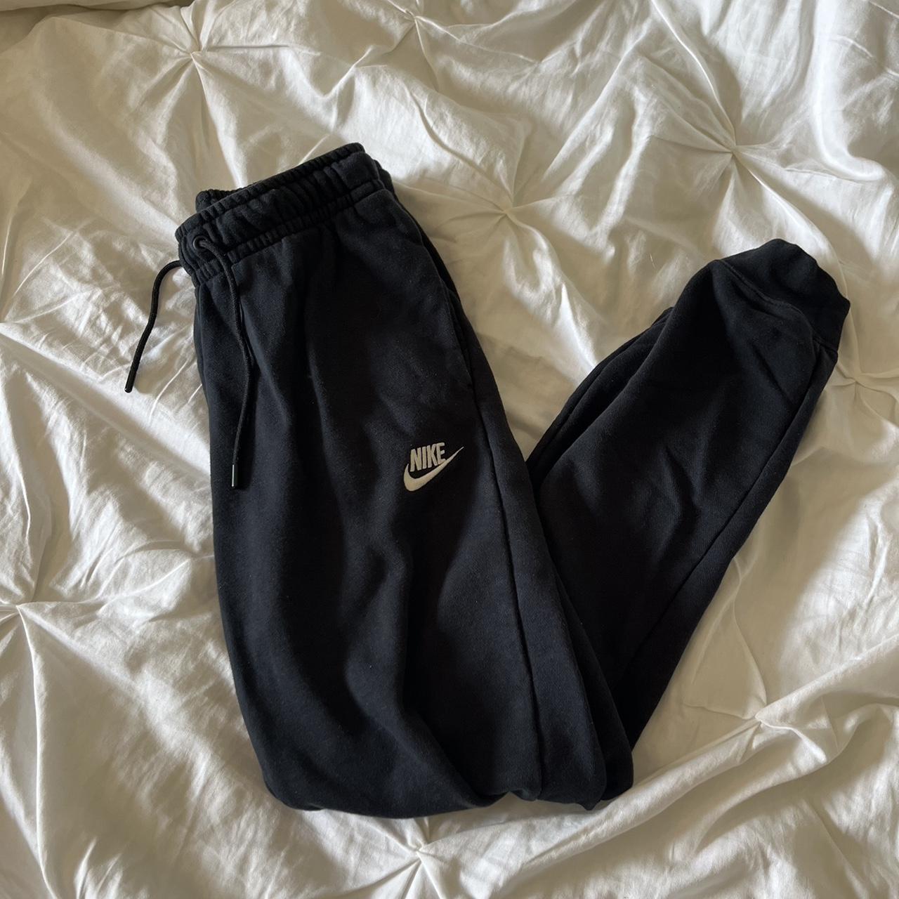 Nike Women's Joggerstracksuits Depop