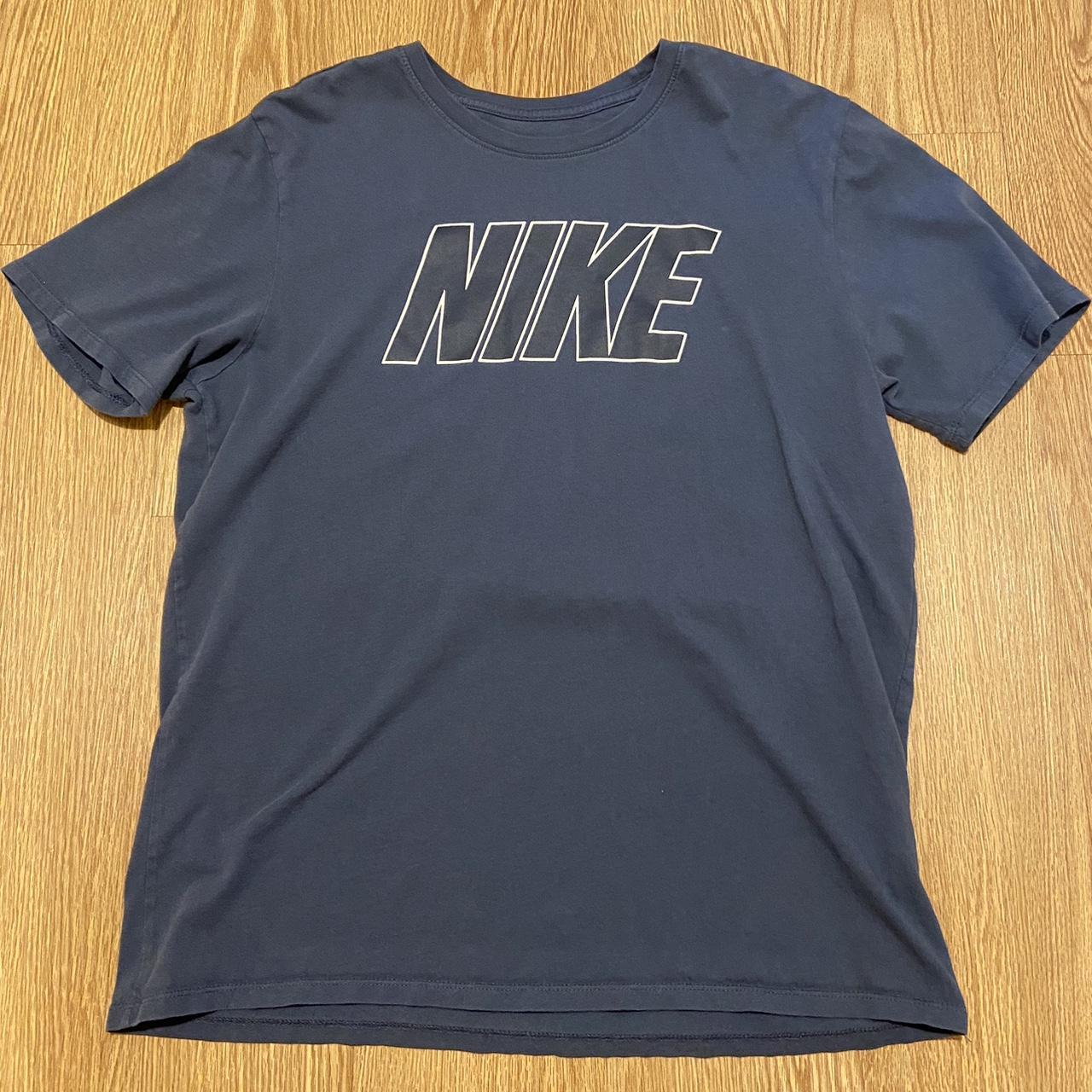 Nike Tee/T-Shirt Athletic Cut Size Large Never... - Depop