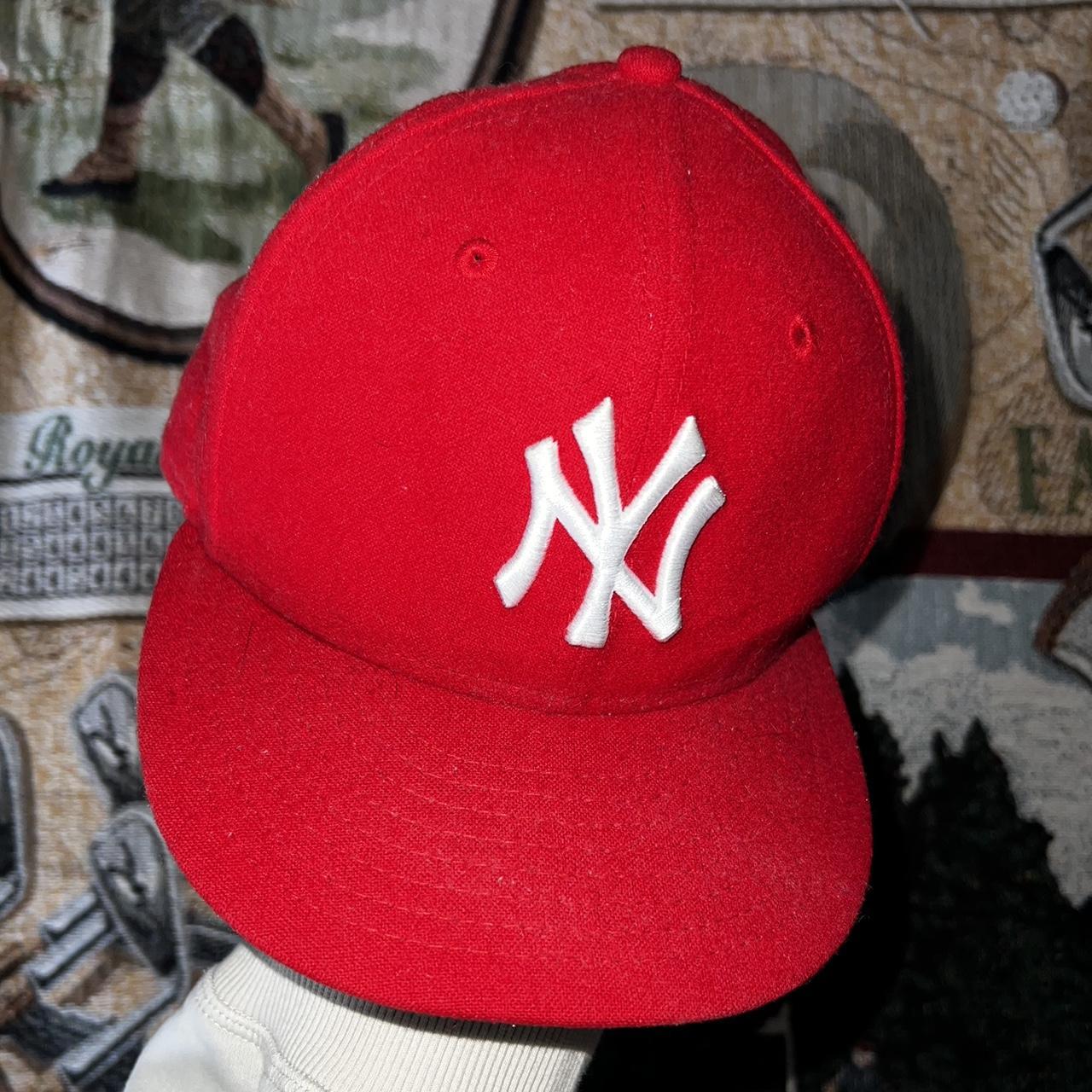 New Era red Yankees fitted hat 🏟️, Size: 7 5/8 , This