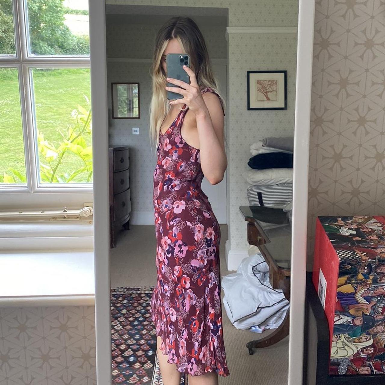 the most unreal HOBBS low cut slip dress with a... - Depop