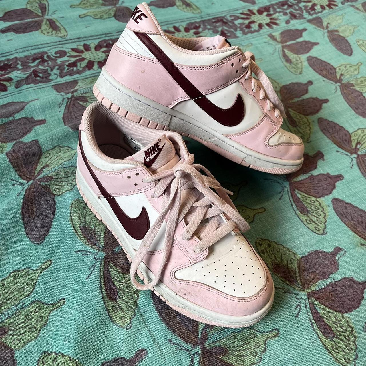 Nike mens cheap pink trainers