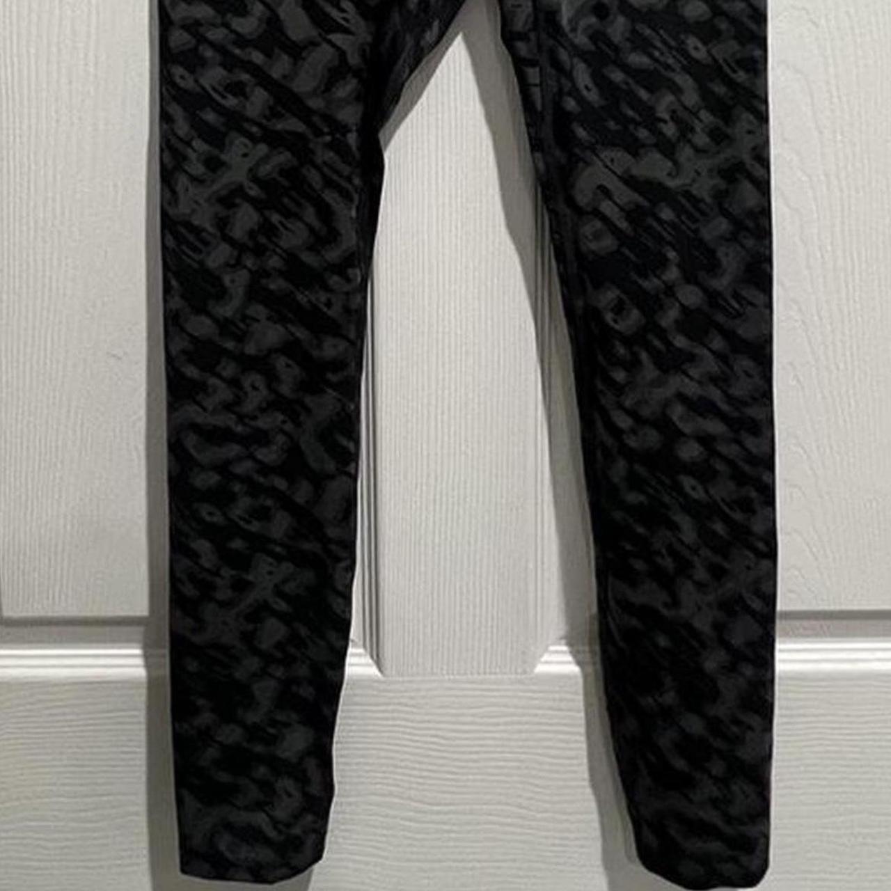 grey black camo gym shark leggings size L never worn - Depop