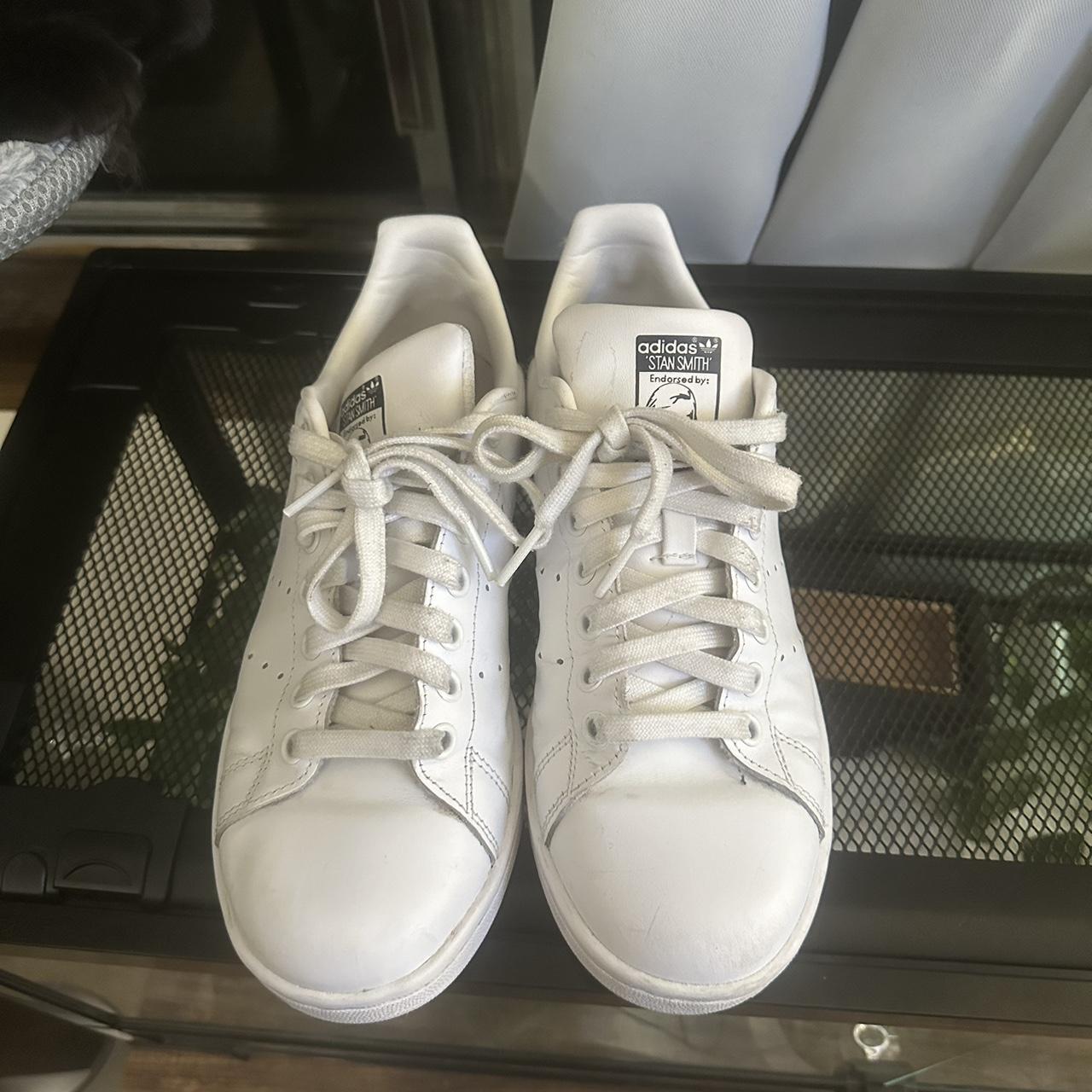 stan smith white blue navy