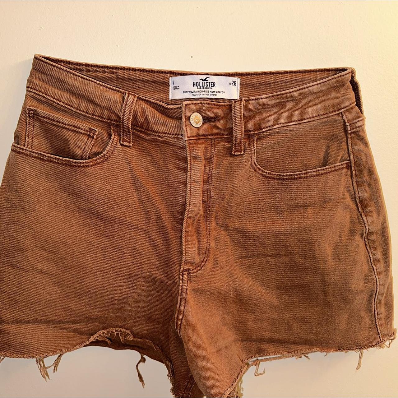 Brown Hollister jean shorts size 7, W28, Never worn