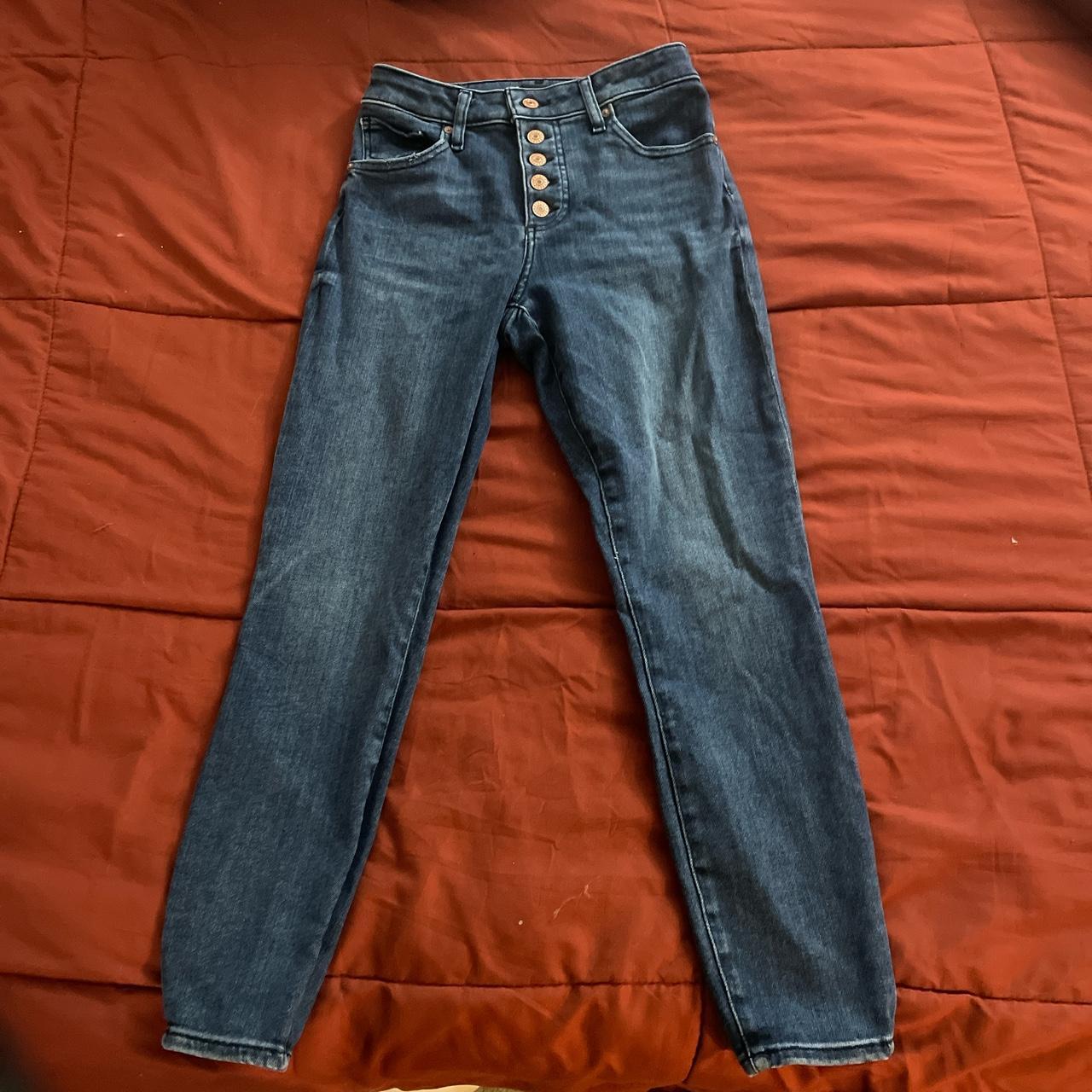 Express jeans size 4R. Beautiful fit if you’re a