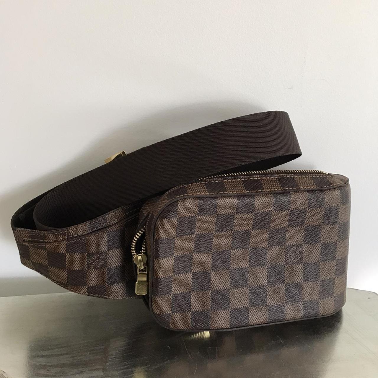 Louis Vuitton crossbody bag men/women Depop