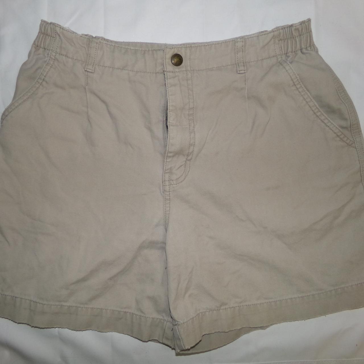 khaki Royal Robbins 90s mom shorts -labeled size... - Depop