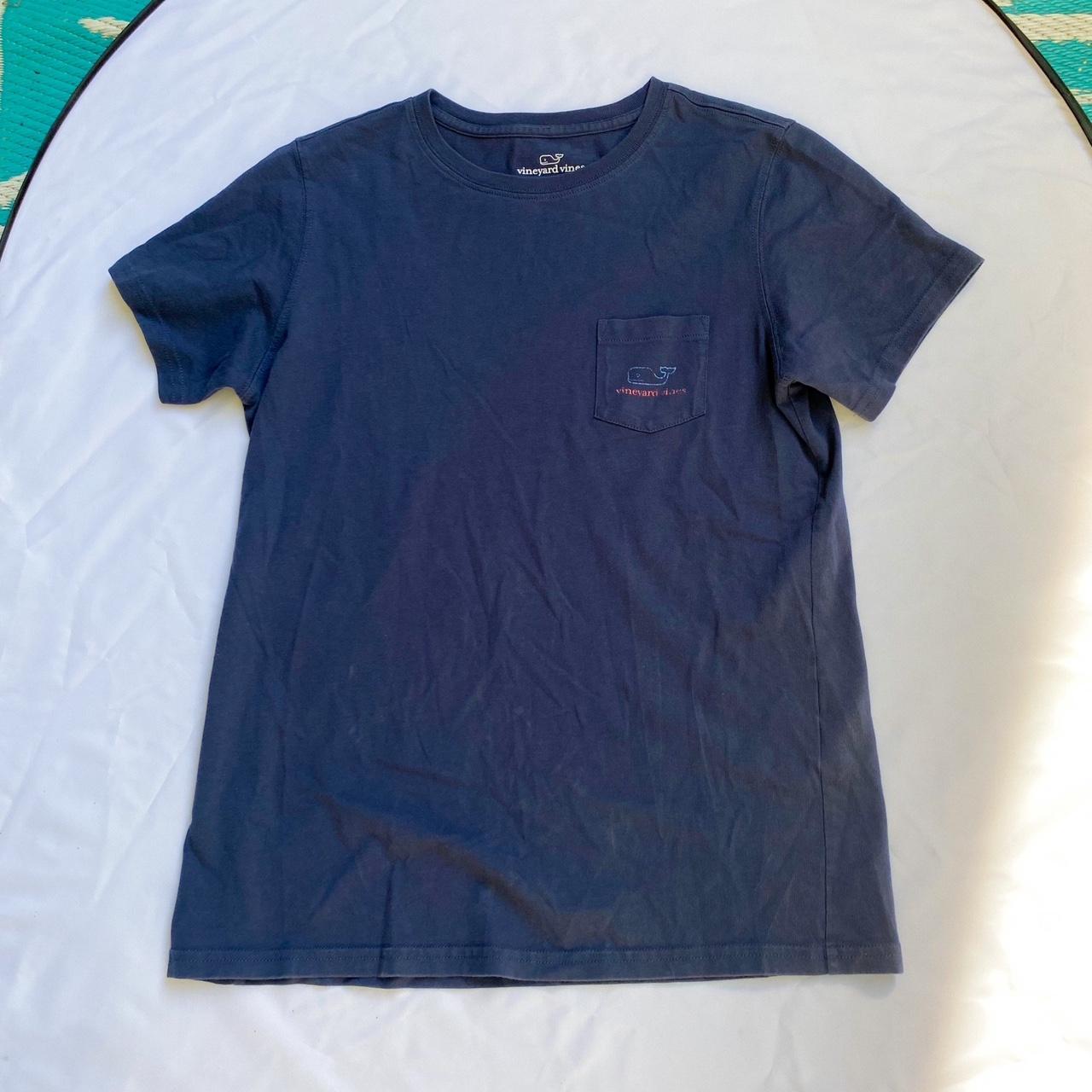 Navy and pink Vineyard Vines t-shirt True to size - Depop