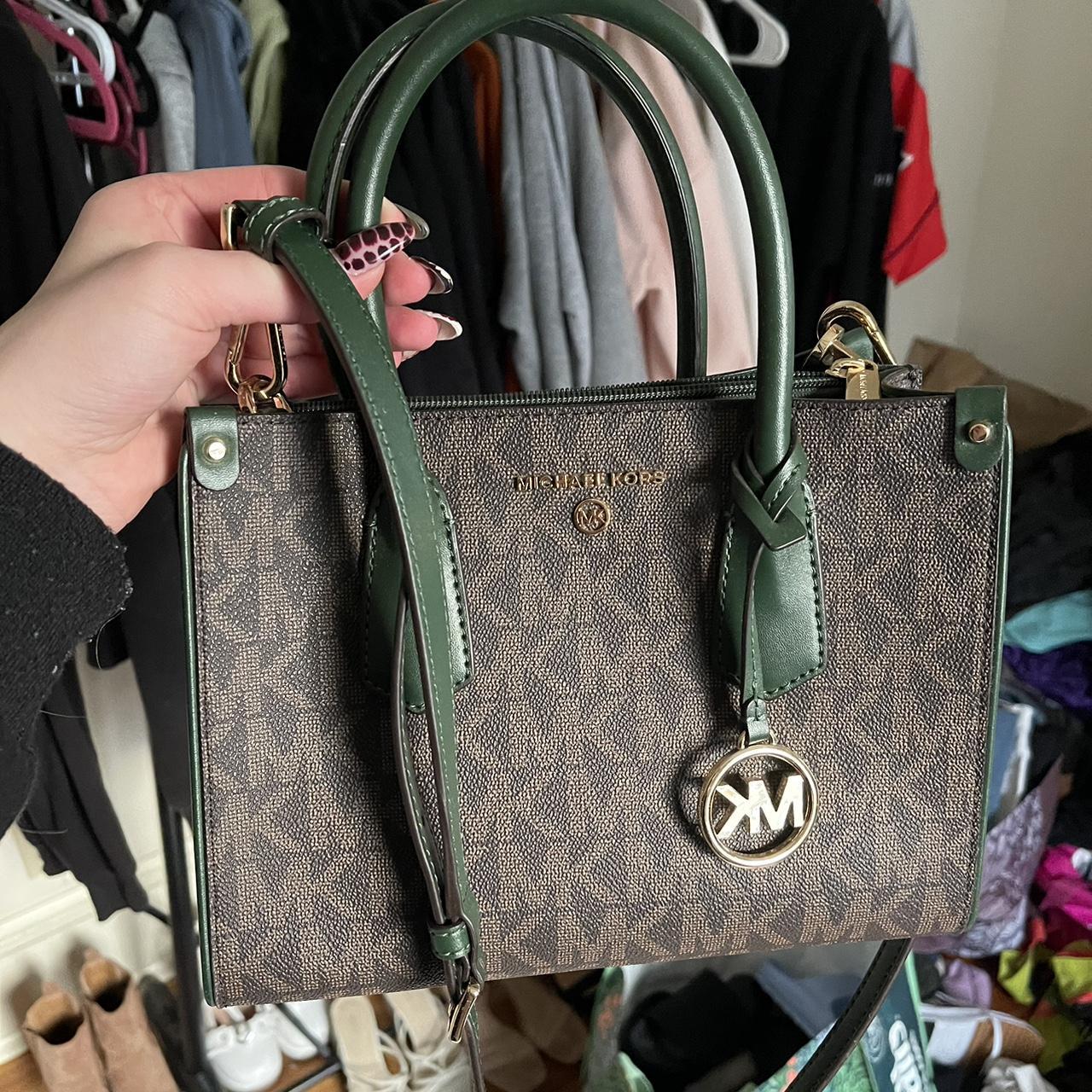 Green michael kors discount purse