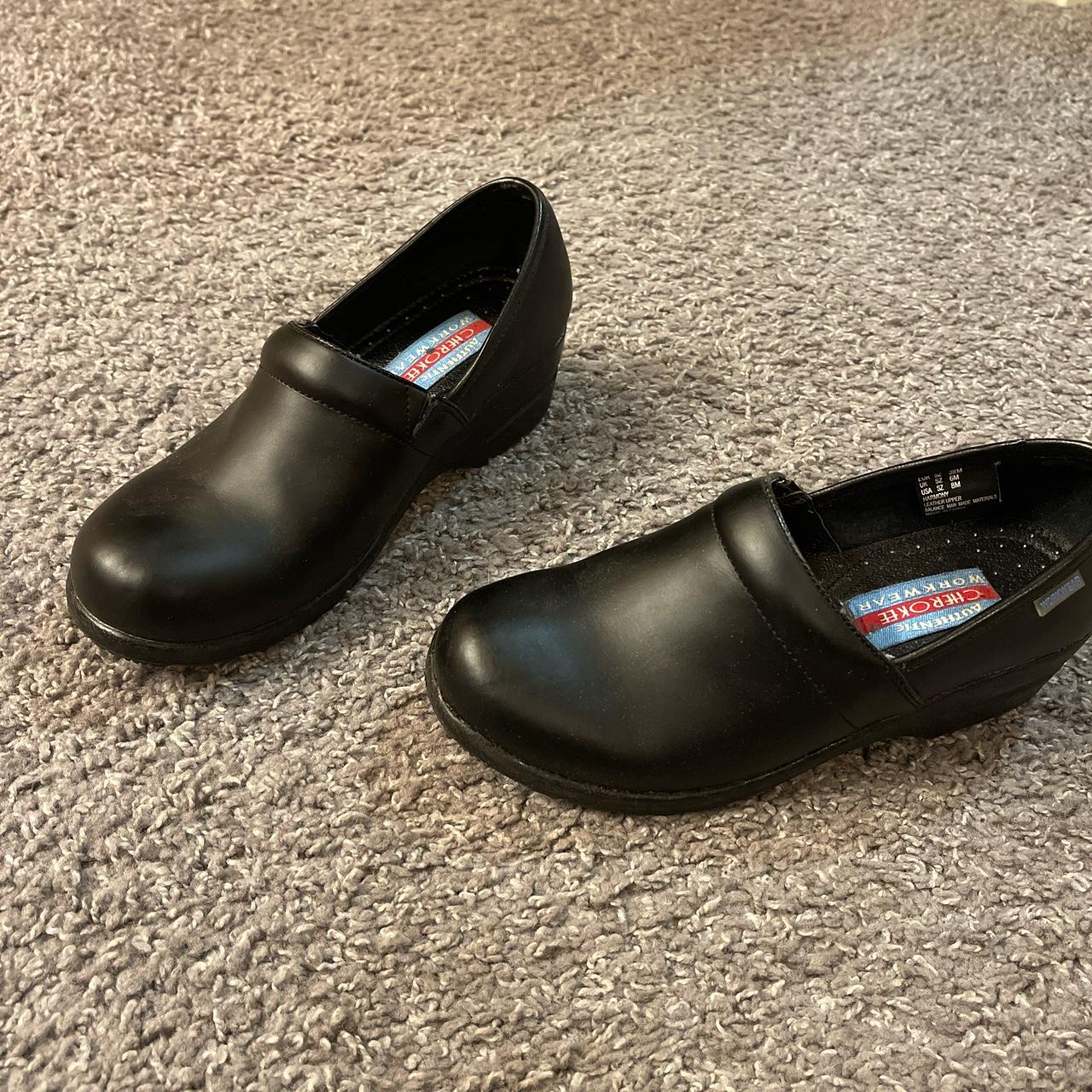 cherokee nursing clogs