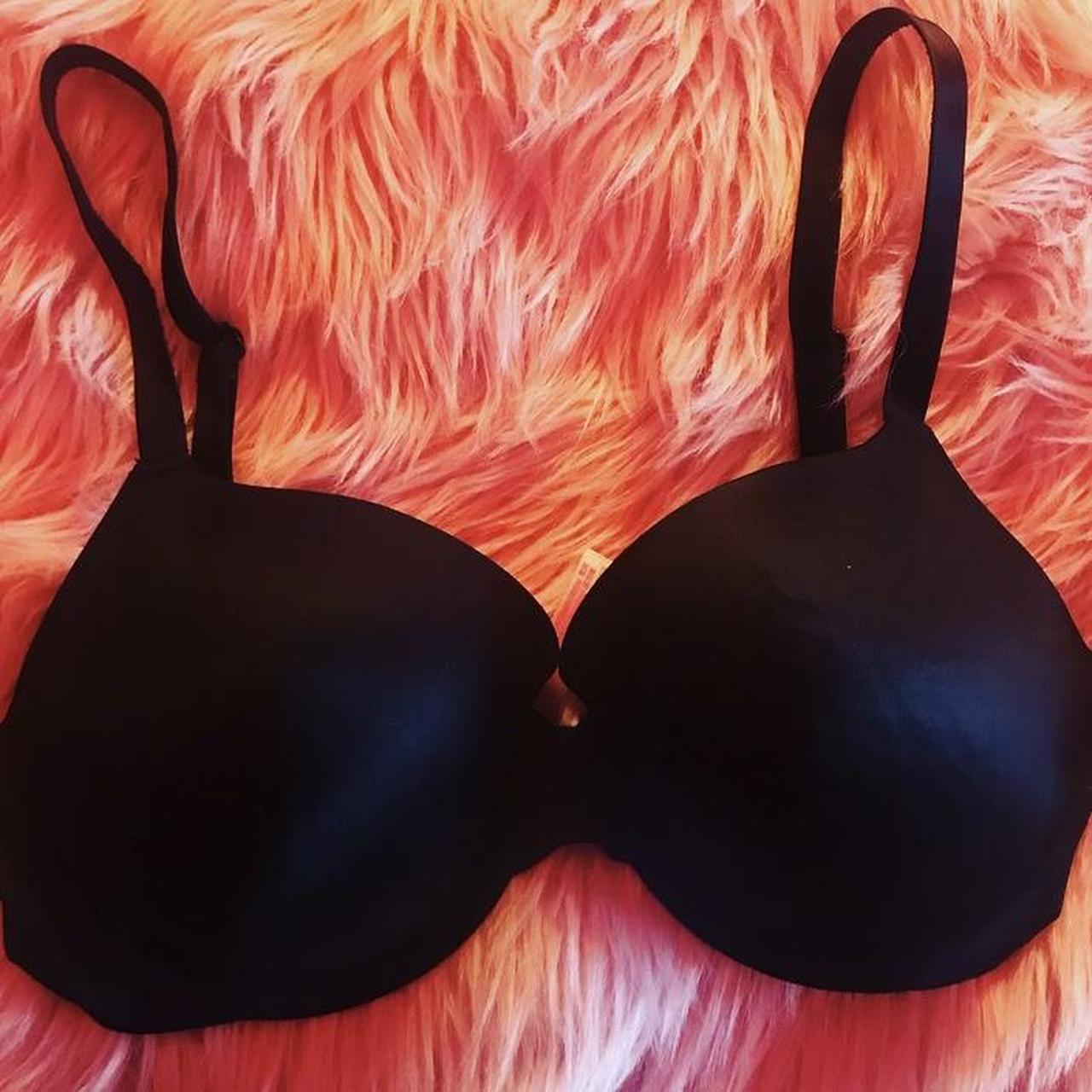 Victoria's Secret push up bra size 34DD like new - Depop