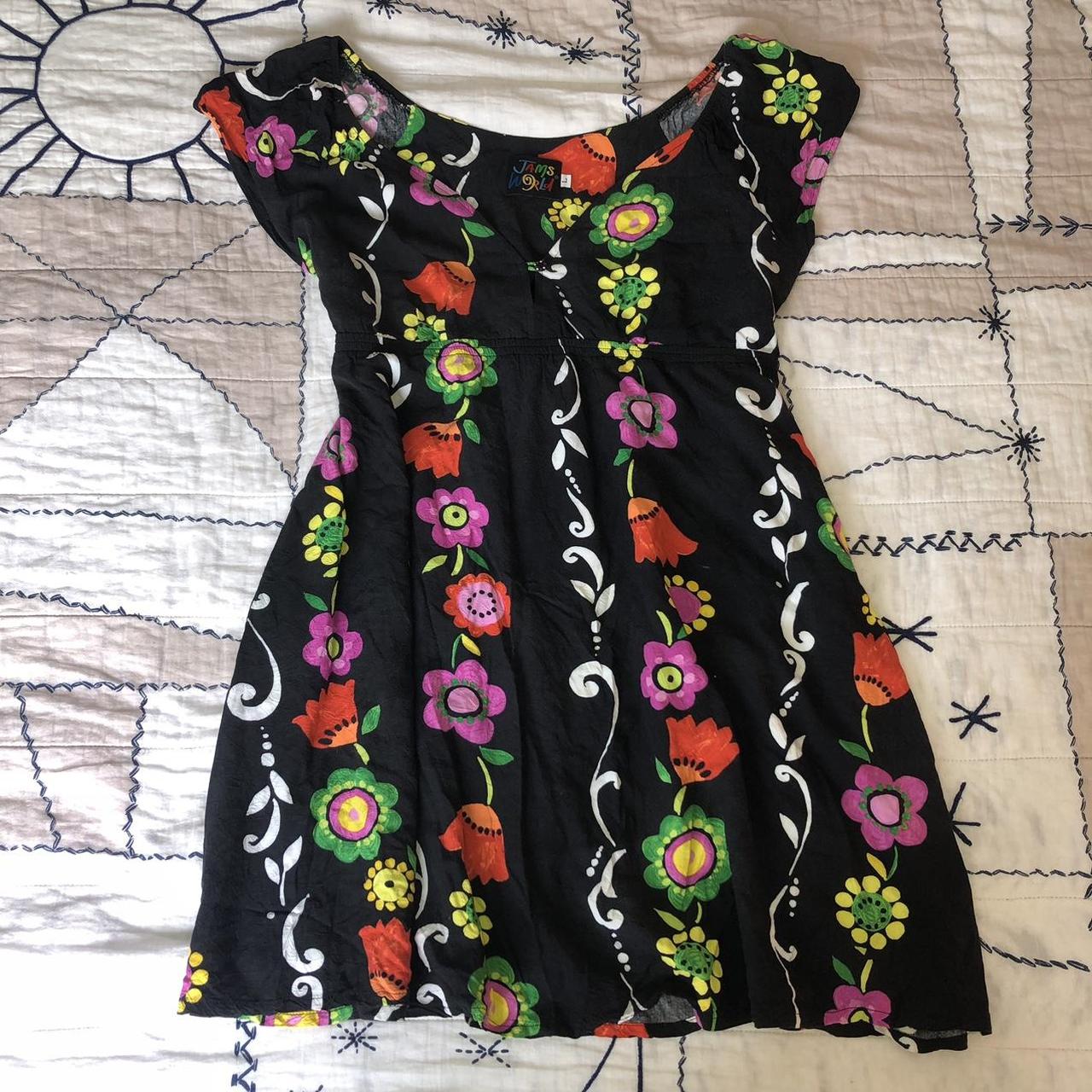 Jams world 🌍 vintage dress🪴🌺 Make me an offer I... Depop
