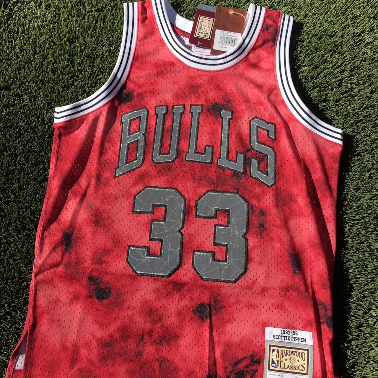 Chicago Bulls Scottie Pippen 33 Red Mitchell & Ness Swingman Jersey 100%  Authentic Mitchell & Ness HWC Basketball Singlet