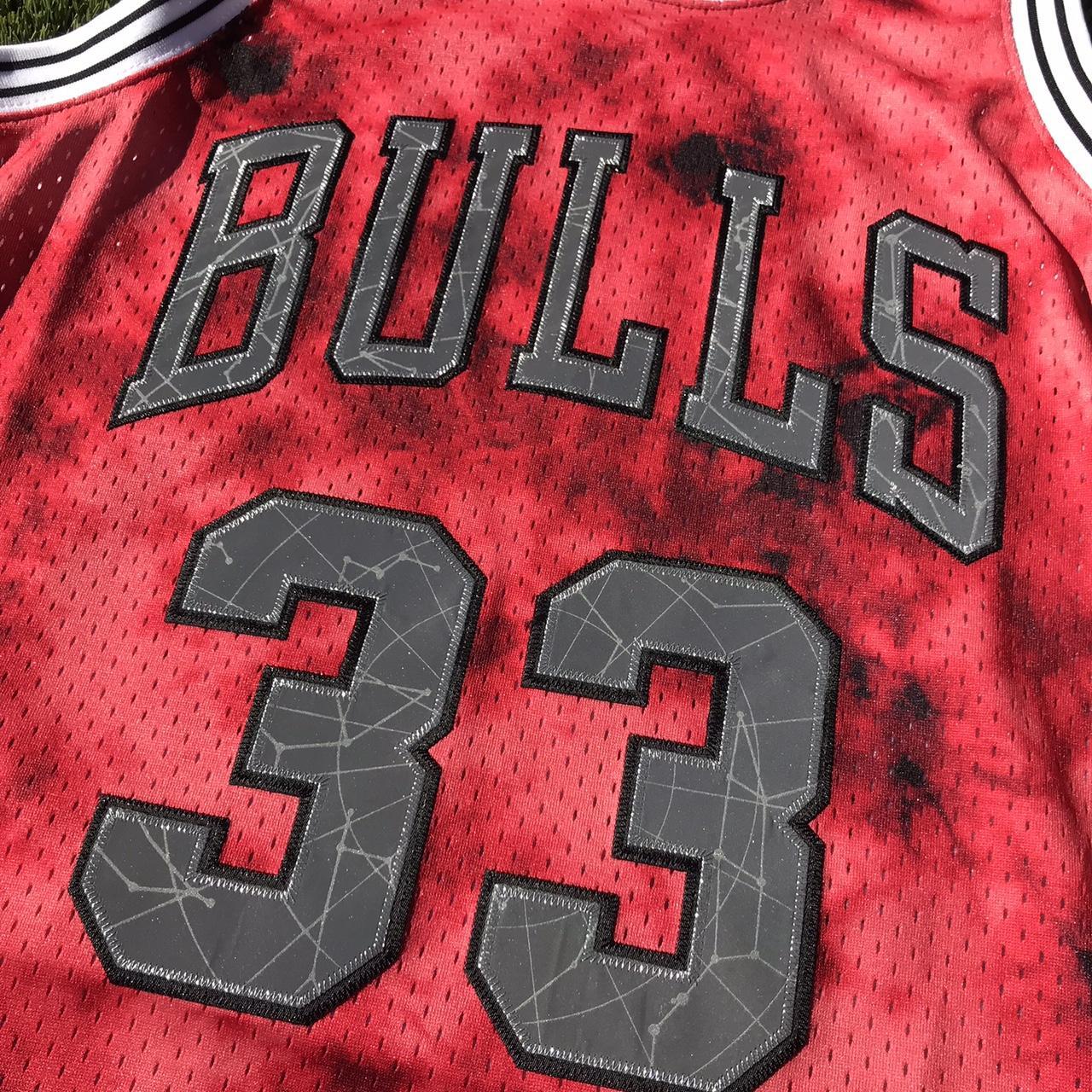 Mitchell & Ness Chicago Bulls Scottie Pippen #33 Galaxy Swingman Jersey Red